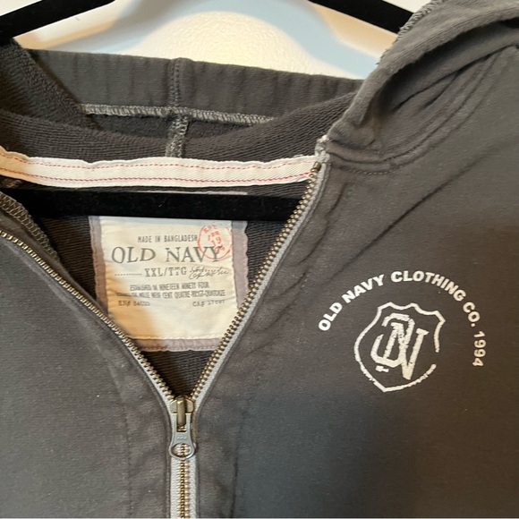 Old navy xxl men’s grey sweatshirt - Picture 2 of 3